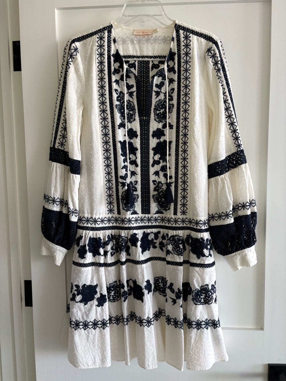 BEAUTIFUL TORY BURCH NAVY AND CREAM DRESS SIZE 4